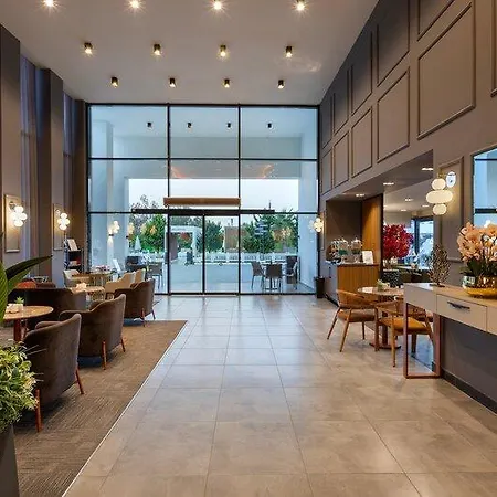 Hotella & Hotel 4*
